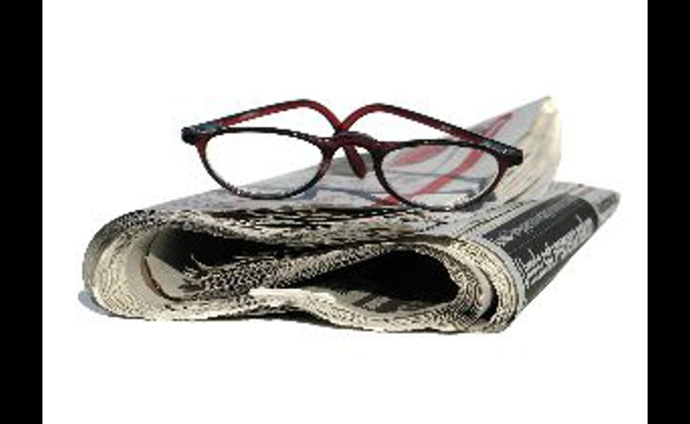 Zeitung_mit_Brille