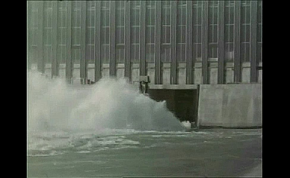 wasser-aus-staumauer-2-high